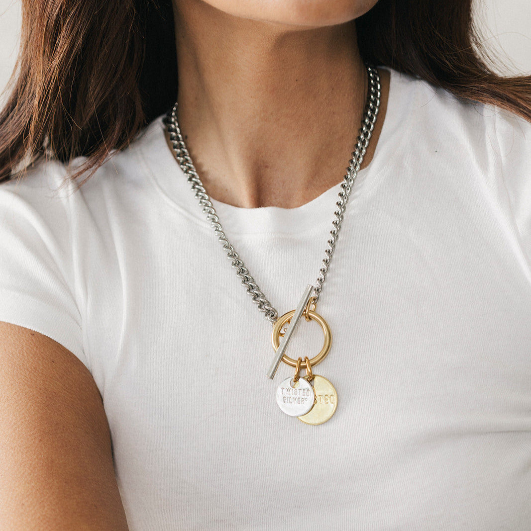 Capture necklace - Twisted Silver