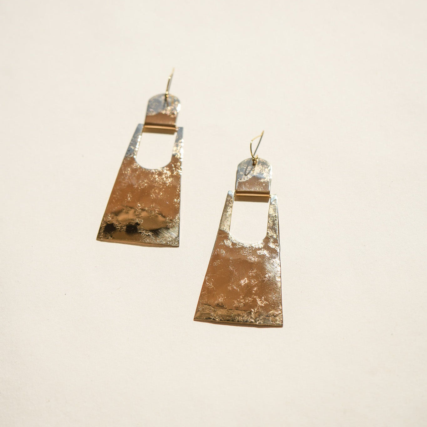 Pyramid earrings - Twisted Silver