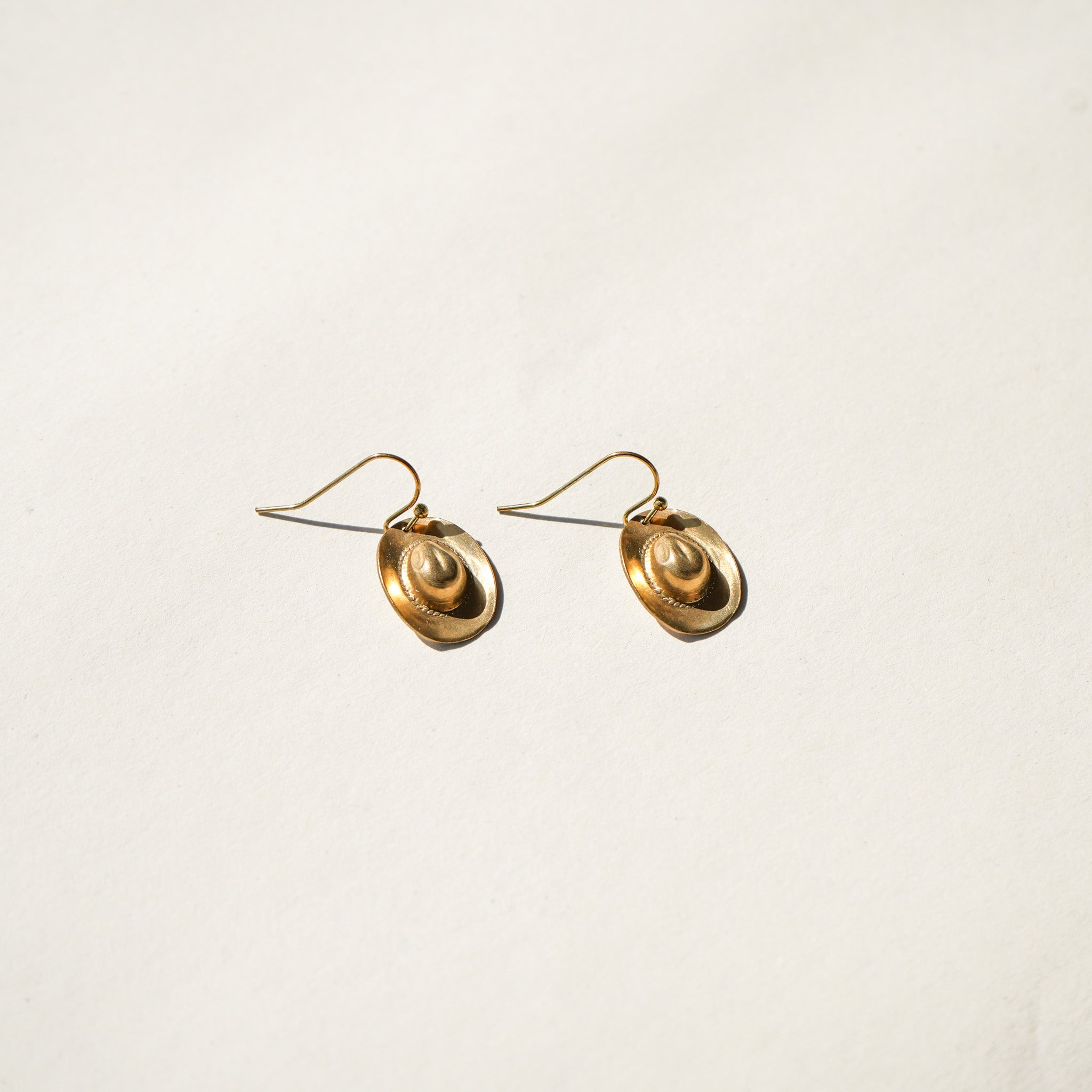 Cowboy Hat earrings - Twisted Silver